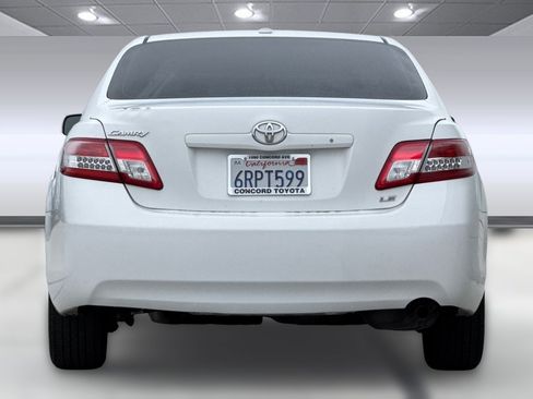 Used 2011 Toyota Camry LE image 9