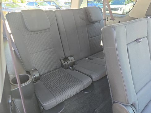 Used 2015 GMC Yukon XL SLE w/ Convenience Package RWD image 12