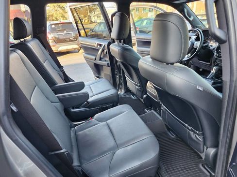 Used 2023 Lexus GX 460 Luxury w/ Sport Design Package image 11