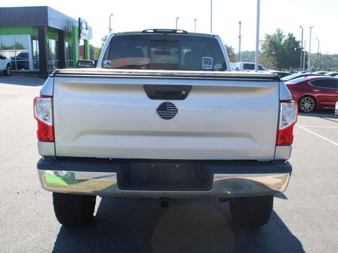 Used 2018 Nissan Titan SV AWD/4WD image 7