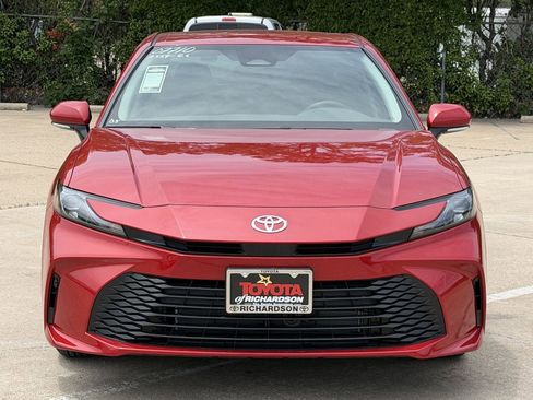 Used 2026 Toyota Camry LE FWD image 8
