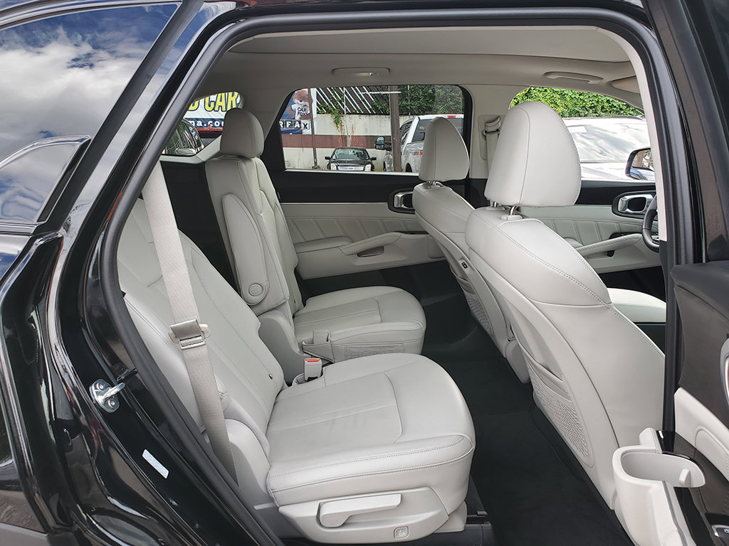 Used 2025 Kia Sorento SX AWD/4WD image 18