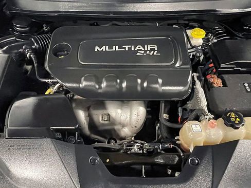 Used 2019 Jeep Cherokee Latitude w/ Popular Appearance Group image 35