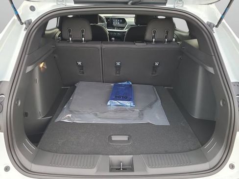 New 2026 Chevrolet Trax RS image 11