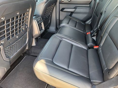 New 2025 Ford Bronco Badlands image 19