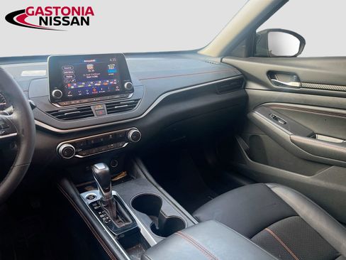 Used 2022 Nissan Altima 2.5 SR w/ Midnight Edition Package image 29