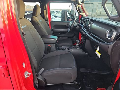 Used 2022 Jeep Wrangler Unlimited Rubicon 4xe AWD/4WD image 5