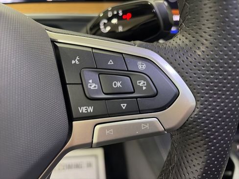 Used 2025 Volkswagen Tiguan SEL R-Line AWD/4WD image 23