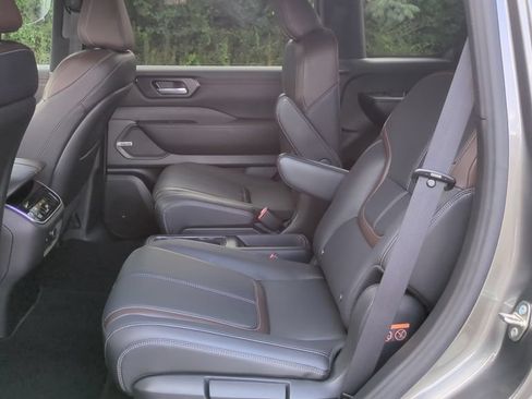Used 2025 Nissan Armada SL w/ Captain's Chari Seat Package AWD/4WD image 14