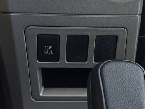 Used 2012 Toyota Tundra 2WD CrewMax w/ Tow Pkg image 22