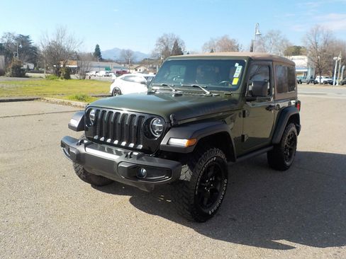 Used 2020 Jeep Wrangler Sport image 9