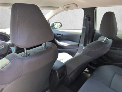 Used 2022 Toyota Corolla LE FWD image 16