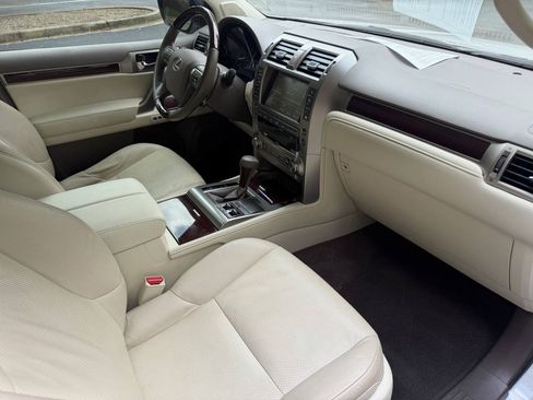 Used 2019 Lexus GX 460 Premium w/ Premium Package AWD/4WD image 14