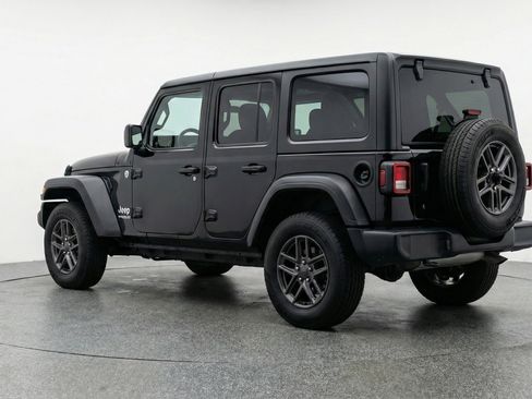 Used 2025 Jeep Wrangler Sport S image 6