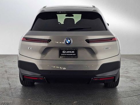 Used 2023 BMW iX xDrive50 w/ Premium Package AWD/4WD image 4