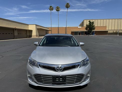 Used 2014 Toyota Avalon XLE Premium FWD image 2