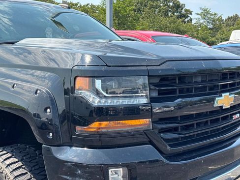 Used 2018 Chevrolet Silverado 1500 LT w/ All Star Edition AWD/4WD image 3