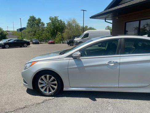 Used 2014 Hyundai Sonata Limited FWD image 2