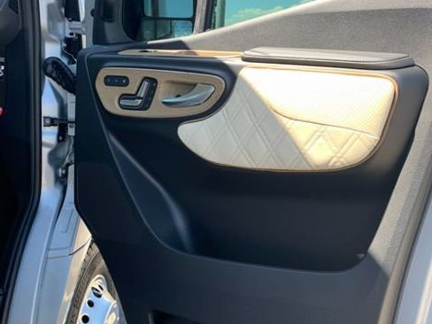 Used 2022 Mercedes-Benz Sprinter 3500 image 25