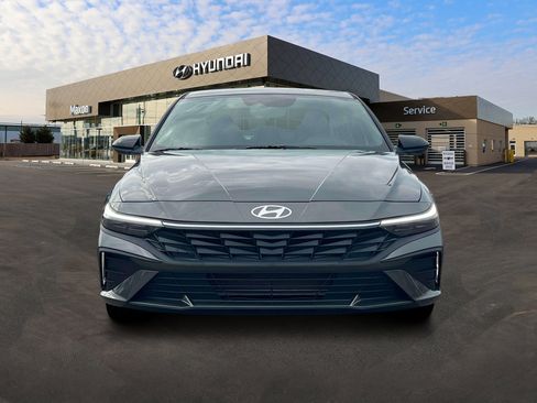 Certified 2025 Hyundai Elantra Sport image 12