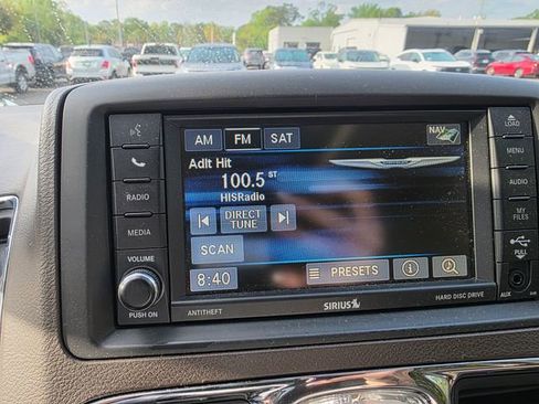 Used 2015 Chrysler Town & Country Limited Platinum image 19