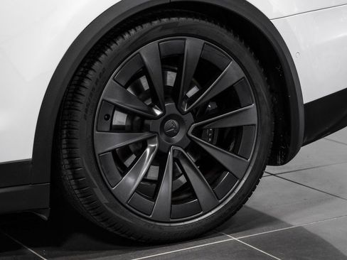 Used 2022 Tesla Model X image 62