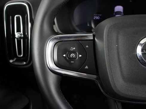 Certified 2025 Volvo XC40 B5 Plus image 10