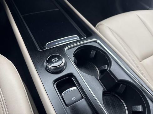 Used 2024 Lincoln Corsair AWD image 30