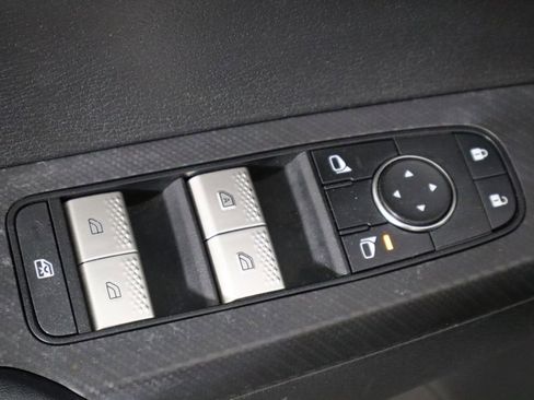 Used 2024 Mitsubishi Outlander ES image 23