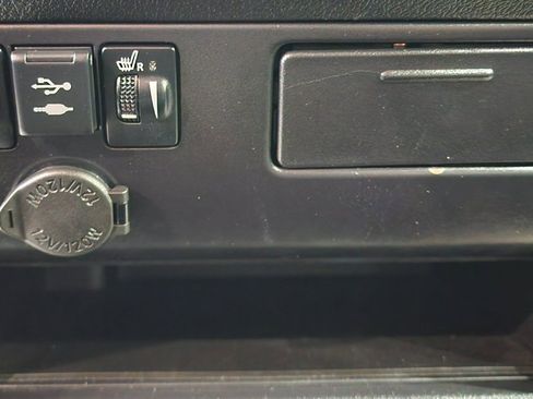 Used 2018 Toyota Sienna SE FWD image 12