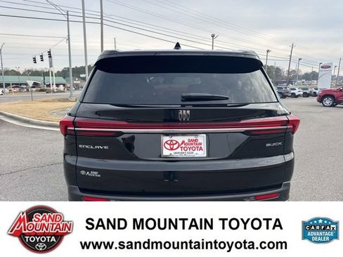 Used 2025 Buick Enclave Preferred image 4