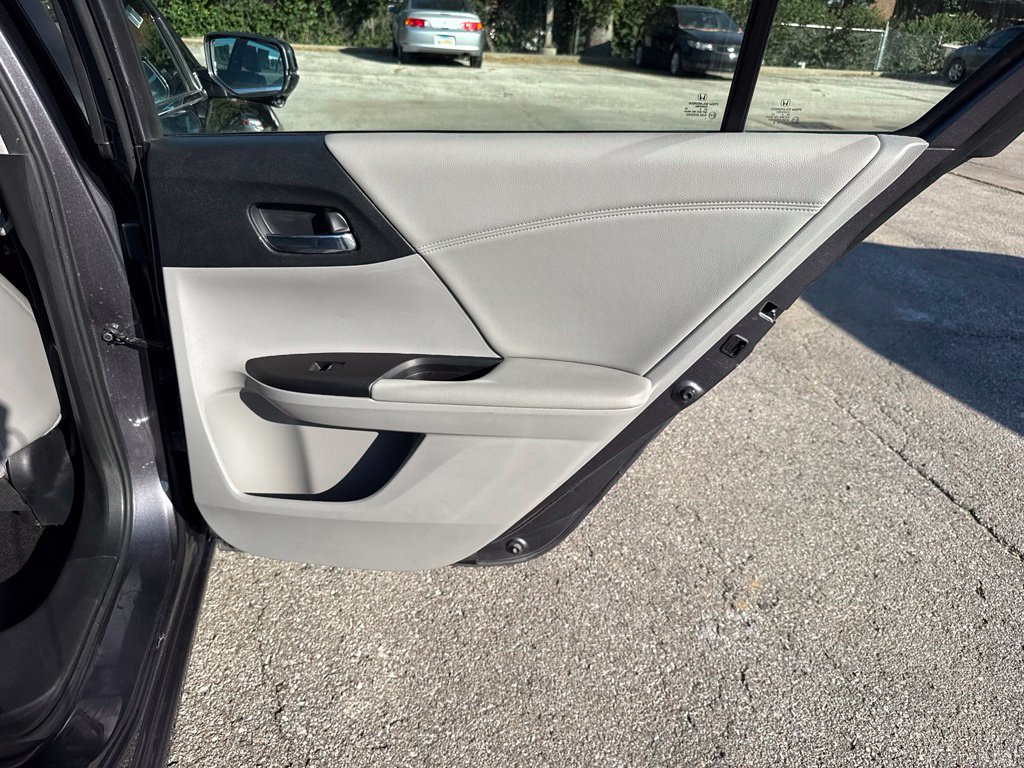 Used 2015 Honda Accord EX-L image 37