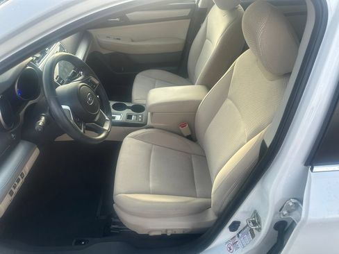 Used 2018 Subaru Outback 2.5i Premium AWD/4WD image 12