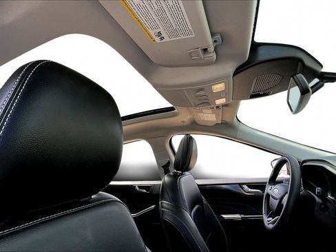 Used 2022 Ford Escape Titanium w/ Class II Trailer Tow Package image 29