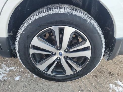 Used 2018 Subaru Outback 2.5i Limited image 14