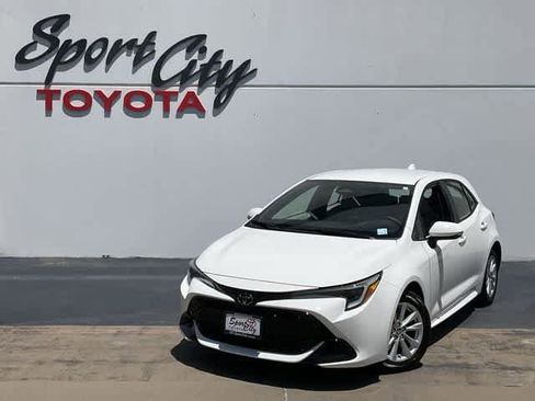 Certified 2025 Toyota Corolla SE FWD image 1