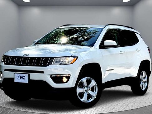 Used 2021 Jeep Compass Latitude w/ Sun and Sound Group AWD/4WD image 1