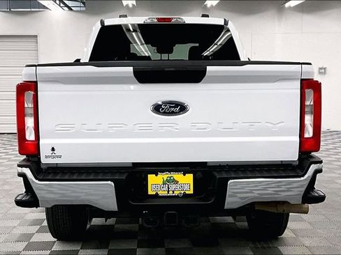Used 2023 Ford F350 XLT image 4