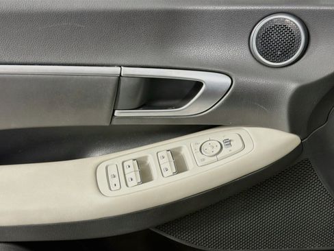 Used 2025 Hyundai Sonata SEL FWD image 15