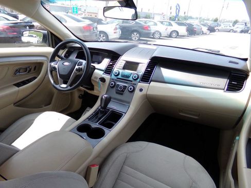 Used 2016 Ford Taurus SE image 21