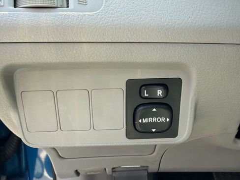 Used 2009 Toyota Corolla LE FWD image 9