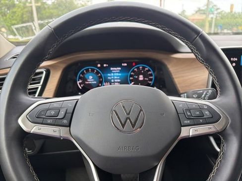 Used 2025 Volkswagen Atlas SE AWD/4WD image 11
