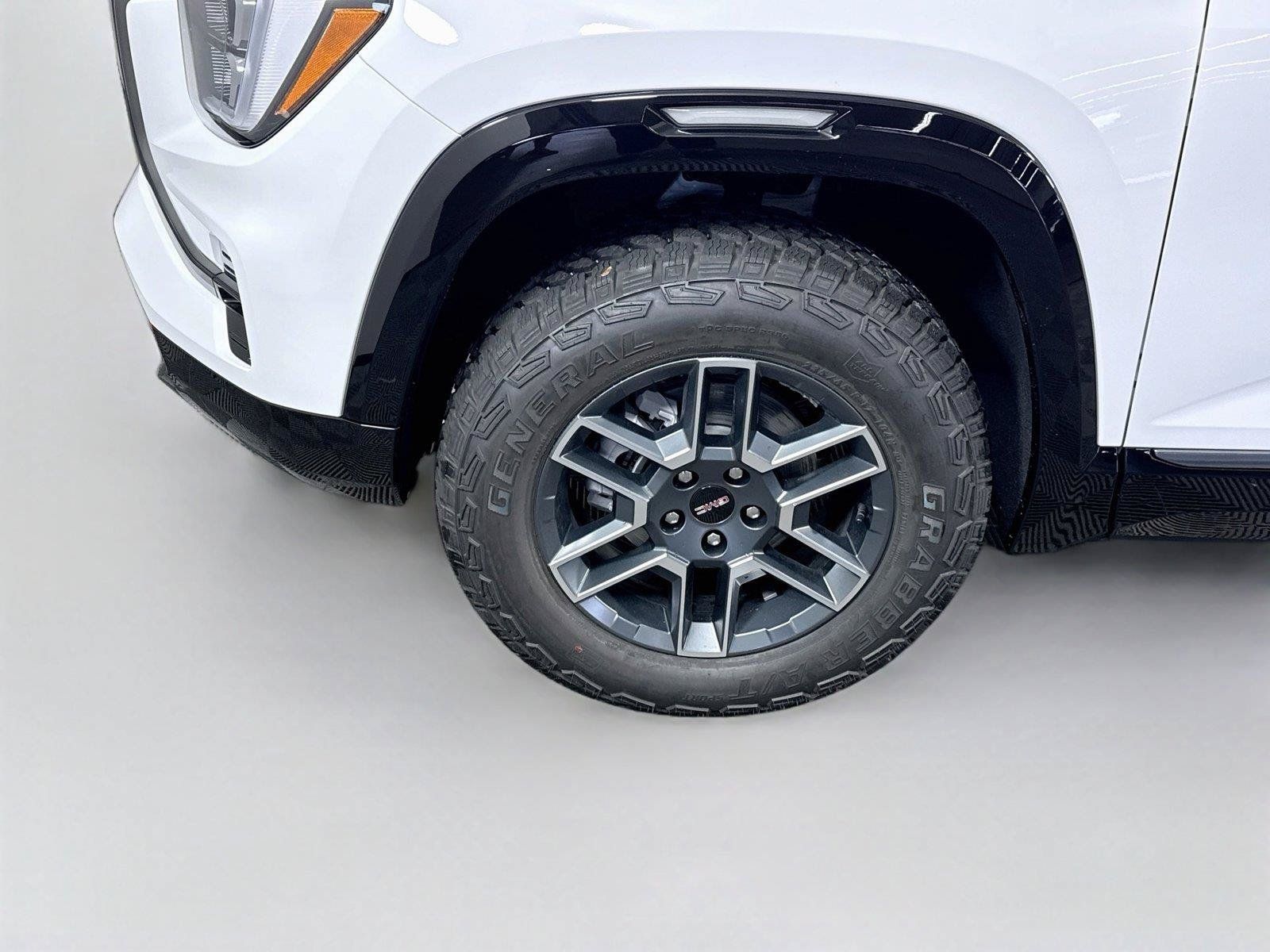New 2027 GMC Terrain AT4 w/ Convenience Package III AWD/4WD image 24
