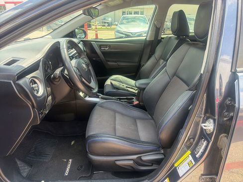 Used 2018 Toyota Corolla SE FWD image 6