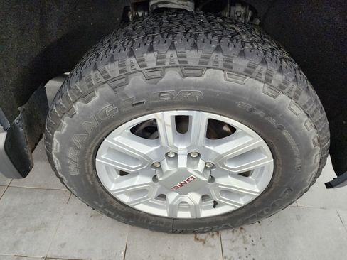 Used 2022 GMC Sierra 2500 SLT w/ LPO, GMC Protection Package image 3