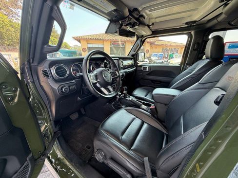 Used 2022 Jeep Wrangler Unlimited Rubicon w/ Trailer Tow Package image 13