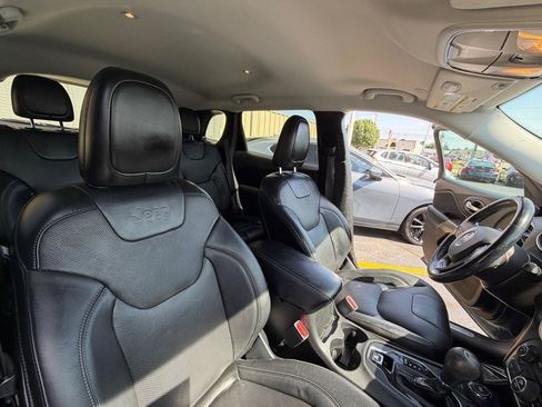 Used 2020 Jeep Cherokee Limited AWD/4WD image 23