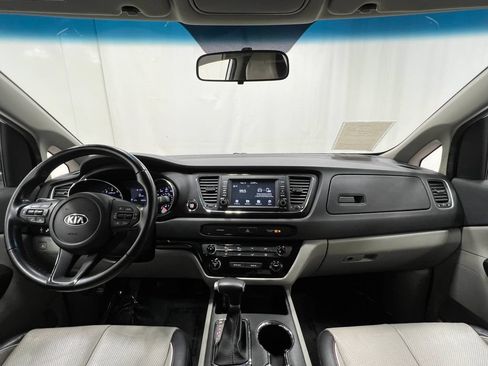 Used 2020 Kia Sedona EX FWD image 18