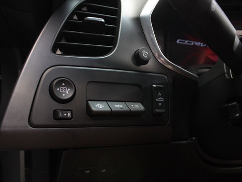 Used 2015 Chevrolet Corvette Z06 w/ Z07 Performance Package RWD image 57