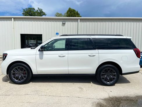 Used 2025 Ford Expedition Max Platinum w/ Stealth Performance Package AWD/4WD image 2